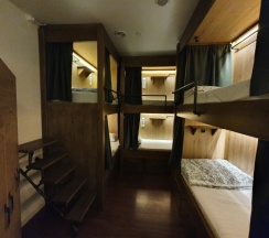 Место в шестиместном общем номере в Light Dream