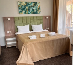 Люкс Superior с балконом и c панорамным видом на горы в Шатун