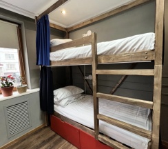 Кровать в общем номере (мужской номер) в Lv.hostel