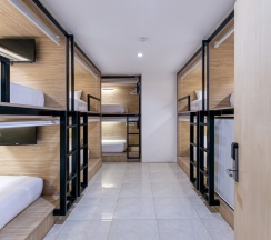 Кровать в общем номере (женский номер) в The Bedrooms Hostel Pattaya