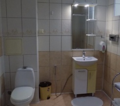 Люкс c 1 комнатой с балконом и рядом с пляжем в Вилла Нина