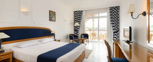 Трёхместный номер в Desert Rose Resort