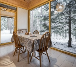 Вилла Птицы. Река в Тэнери