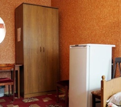 Номер эконом улучшенный с 3 односпальными кроватями в Космос