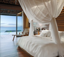 Двухместная Pool Villa Scenic (South) с видом на океан двуспальная кровать в Silavadee Pool Spa Resort