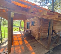 Двухместный коттедж c 1 комнатой двуспальная кровать в Водопад