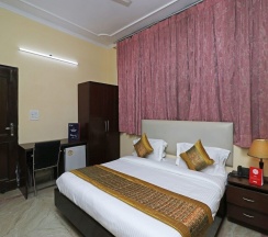 Двухместный номер Standard двуспальная кровать в OYO 10583 Hotel Amigo
