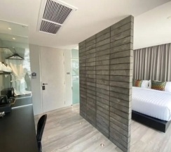 Люкс с видом на море в Nirundorn Resort