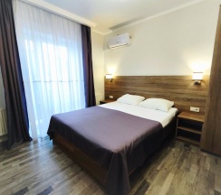 Двухместный номер Standard с балконом двуспальная кровать в Camelia