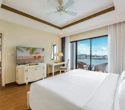 Двухместный люкс Executive с видом на океан (двуспальная кровать) в Vinpearl Resort & Spa Nha Trang Bay