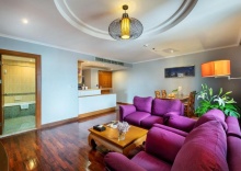 Люкс c 1 комнатой в Bandara Silom Suites