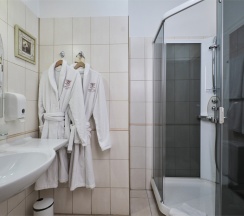 Комфорт одна большая кровать в Marco Polo St.Petersburg 4