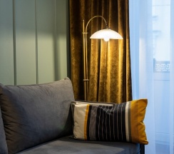 Семейный люкс с видом на улицу в Dom Boutique Hotel