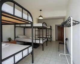 Кровать в общем номере (женский номер) в White Hostel