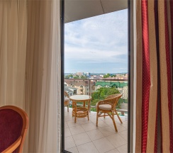 Стандарт (вид на город) с раздельными кроватями в Валентина