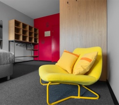 Семейный номер с общей ванной комнатой в Friday center