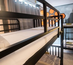 Двухместный семейный номер Standard двухъярусная кровать в Beehive Phuket Old Town - Hostel