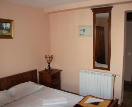 Двухместный номер Standard с видом на горы двуспальная кровать в Guest House Zlatibor