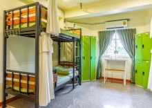 Кровать в общем номере (женский номер) в OYO 928 Leaf Hostel