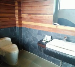 Двухместная вилла с красивым видом из окна двуспальная кровать в Bura Resort, Chiang Rai