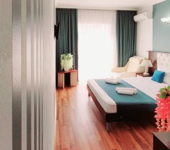 2-3 местный фасад с балконом в Прага