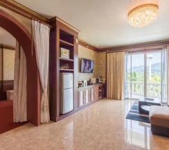 Одноместный люкс с видом на бассейн в Erawan Hotel