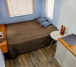 Сапфировый tiny house в Шведские дачи