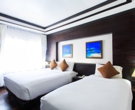 Двухместное бунгало с видом на бассейн двуспальная кровать в Chaweng Cove Beach Resort