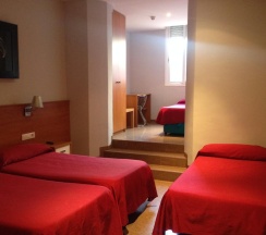 Двухместный номер Standard двуспальная кровать в Hostal Drassanes