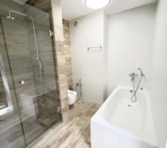 Люкс с 2 комнатами с балконом в Hotel&Suite AinLan