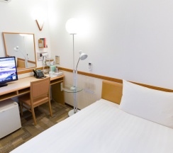 Двухместный номер Premium двуспальная кровать в Toyoko Inn Okinawa Naha Omoromachi Ekimae