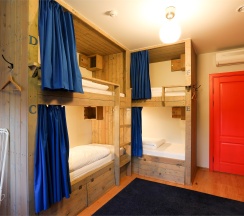 Кровать в шестиместном номере для женщин в Kdhostel