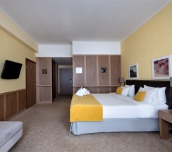 Улучшенный номер в Golden Tulip