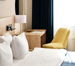 Двухместные апартаменты-студио Корпус Центр №1 двуспальная кровать в Вальсет Премиум