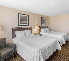 Четырёхместный номер Deluxe в Clarion Hotel Denver Central