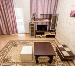 Люкс с балконом и кухонной зоной в Гостевой дом