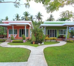 Бунгало Deluxe с балконом в Maikhao Home Garden Bungalow