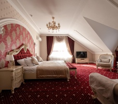 Номер люкс свадебный с 1 двуспальной кроватью в Djump hotel