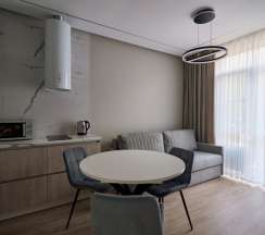 Апартаменты повышенной комфортности с 2 балконами и видом на горы в Alba inn apartments