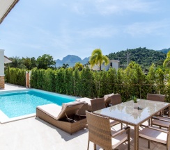 Семейная вилла с балконом и с красивым видом из окна в Отель The Oriental Beach Pearl