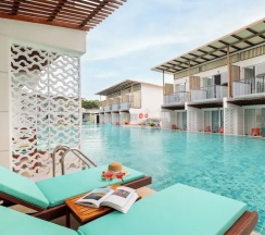 Трёхместный номер Deluxe с балконом в The Briza Beach Resort Khaolak