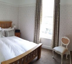 Двухместный номер Standard с видом на горы двуспальная кровать в Strathmore Guesthouse - Adults Only