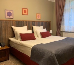 Номер стандарт улучшенный с 1 двуспальной кроватью в Дом над озером