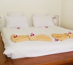 Двухместный номер Comfort с видом на море двуспальная кровать в Mama Beach Residence