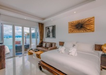 Вилла Pool beachfront в Отель The Privilege Ezra Beach Club