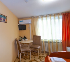 МАЛЕНЬКИЙ 2-местный со ВСЕМИ удобствами (старый номерной фонд) в MaxxRoyal