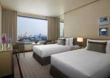 Двухместный номер Avani с видом на реку двуспальная кровать в Avani+ Riverside Bangkok Hotel