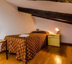 Studio Apartment (Separate Building) Venice в Отель Ariel Silva