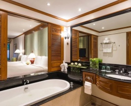 Двухместный номер Family с балконом и с видом на сад двуспальная кровать в JW Marriott Phuket Resort & Spa