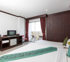 Трёхместный номер Standard в Patong Buri